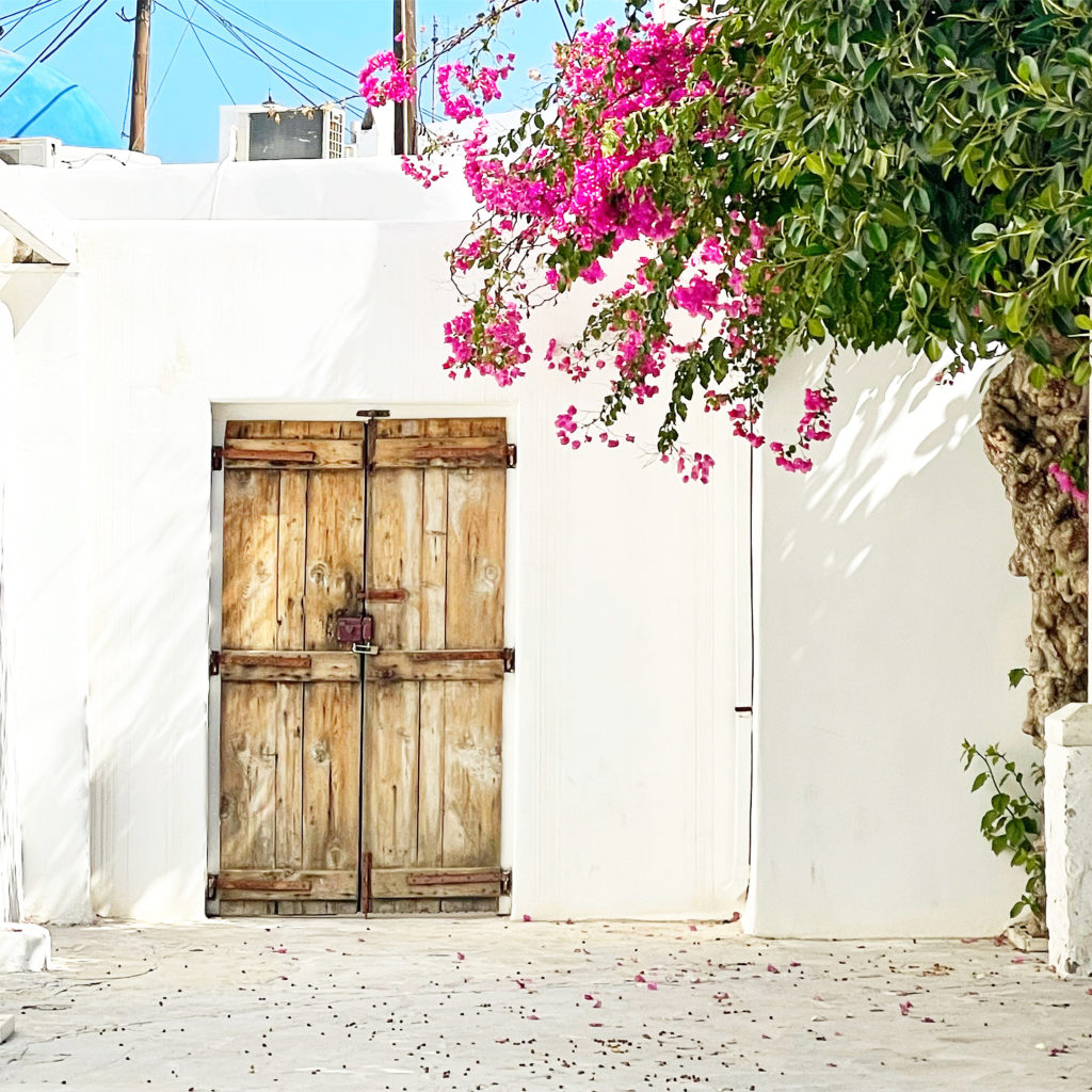 TRAVEL GUIDE PAROS GREECE